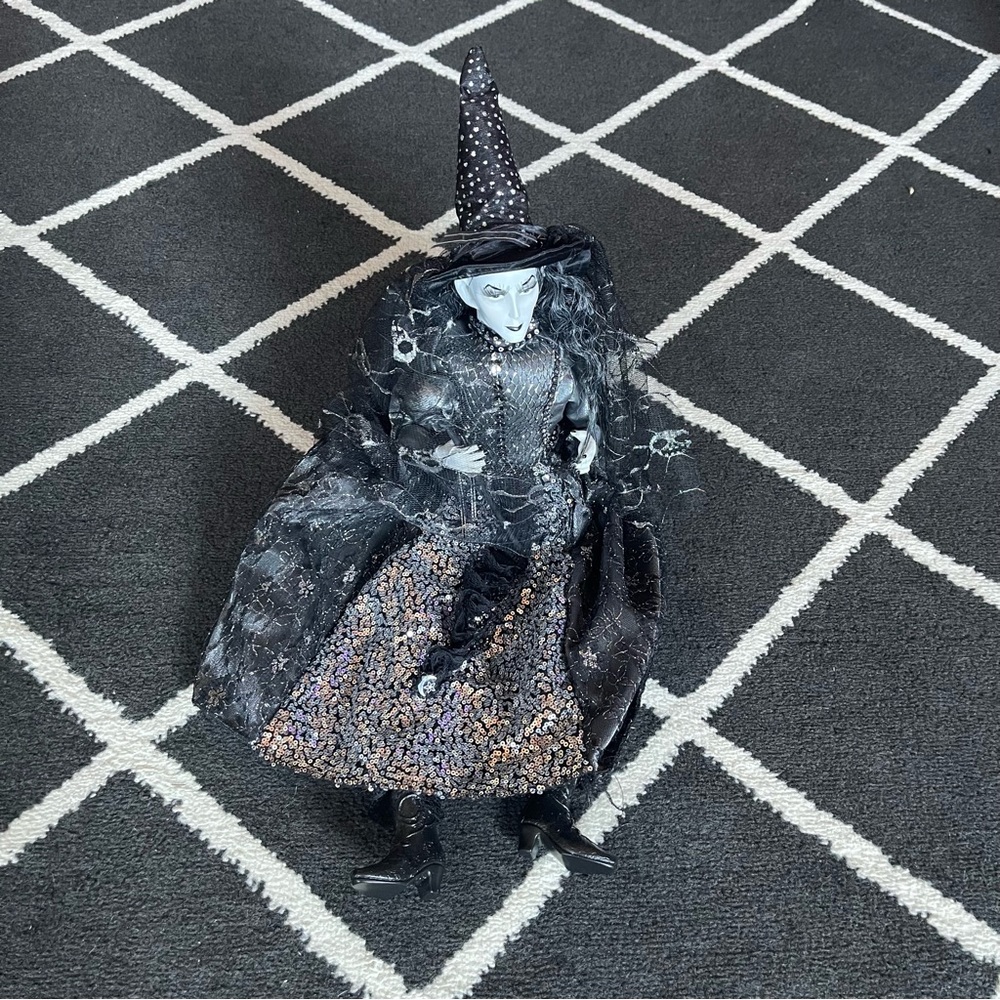 Sitting witch decoration